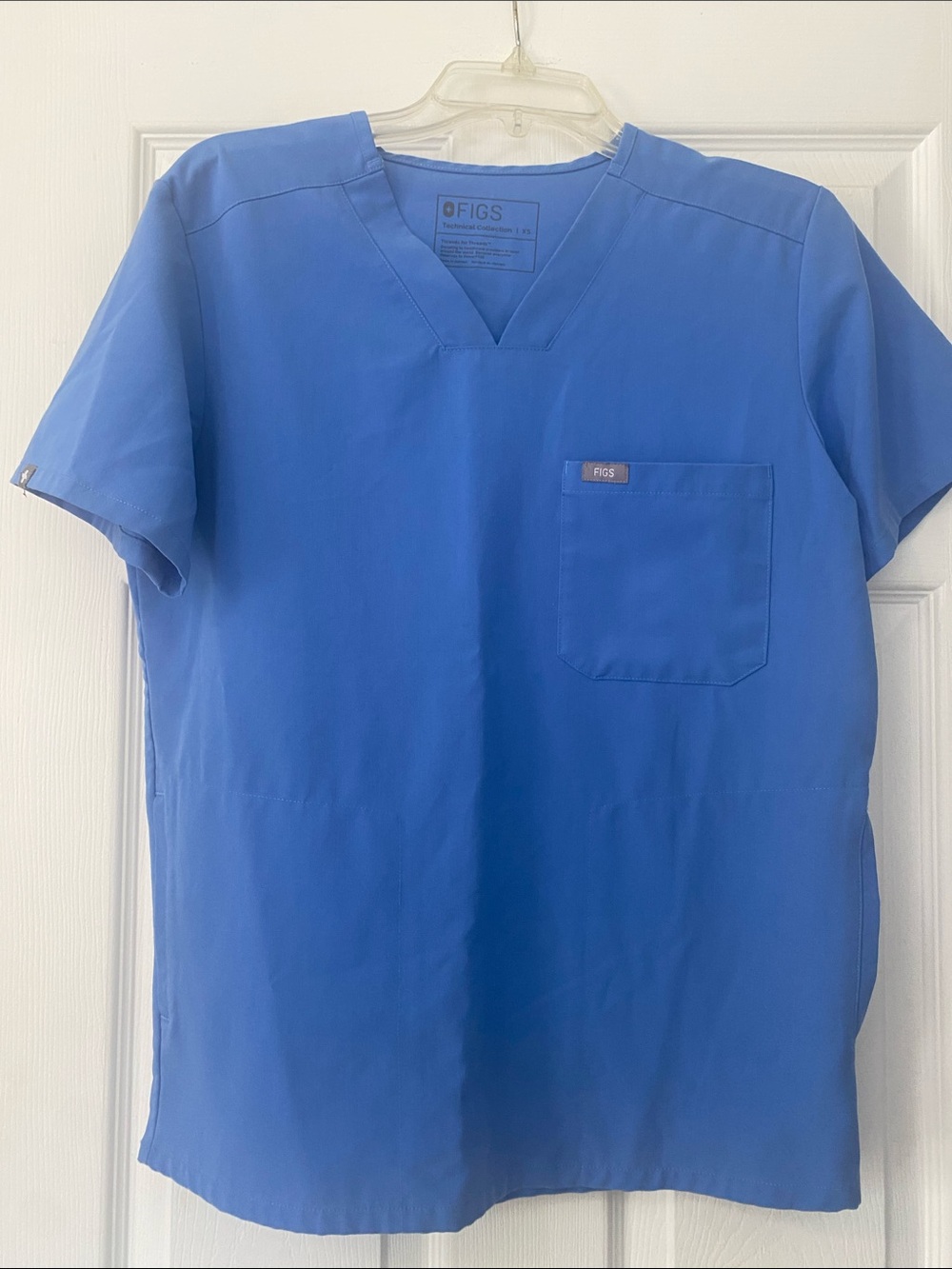 Figs Men's Ceil Blue V-Neck Scrub Top